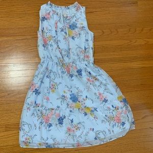 Baby‎ blue floral dress